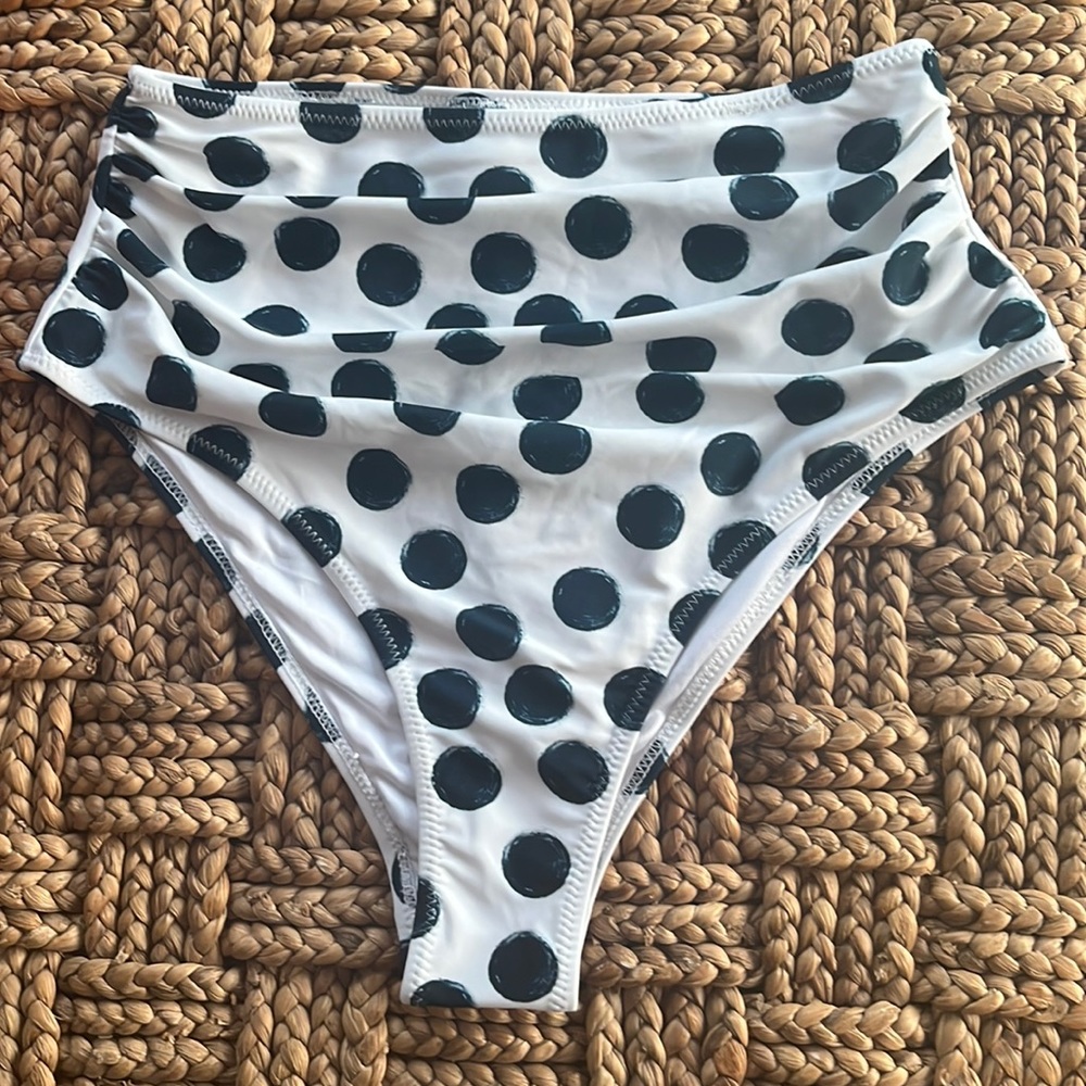CUPSHE High Waisted Bikini Bottom - Dark Blue Polka Dot - M